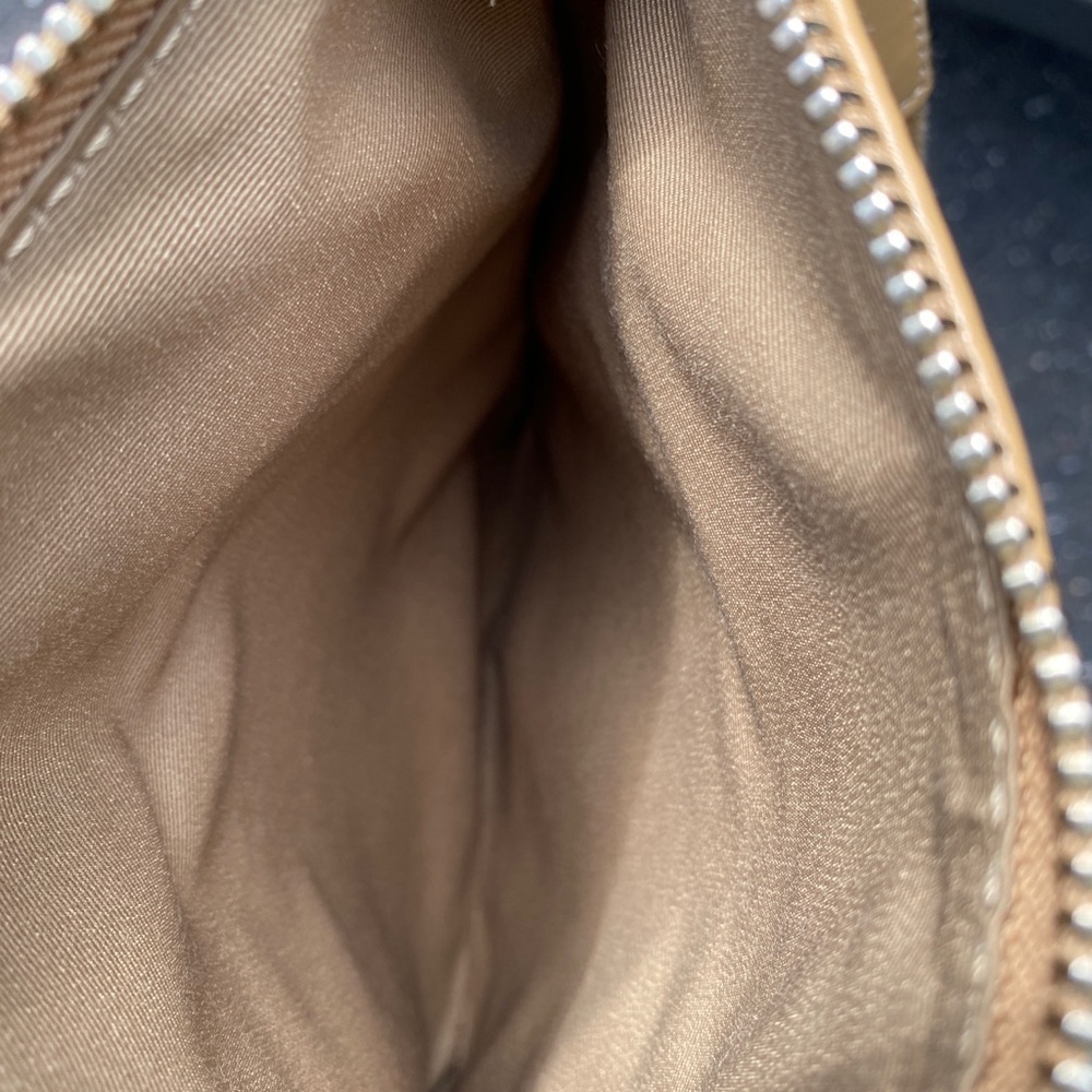 Coach Tan Crossbody Bag with Structured Design and Gold Hardware - Picture 6 of 8